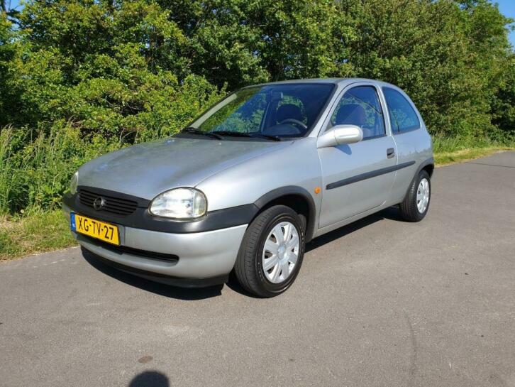 Opel Corsa 1.2 16V nw apk, stuurbekr, nw banden