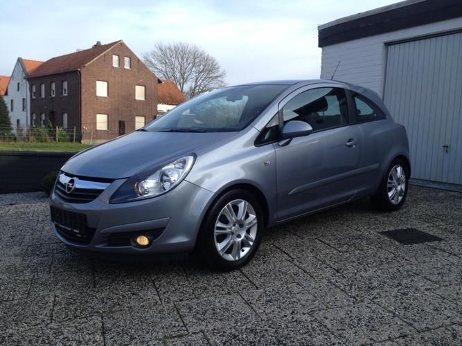 Opel Corsa 1.2 16V SPORT 3 Deurs Airco 16 Inch Model 2007