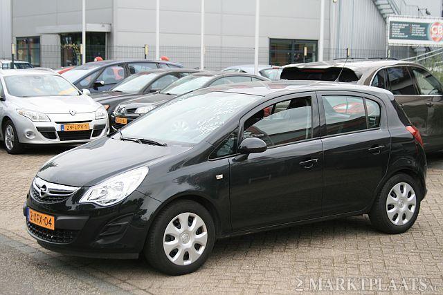 Opel Corsa 1.2 5drs airco 46.000km bj 06-2012