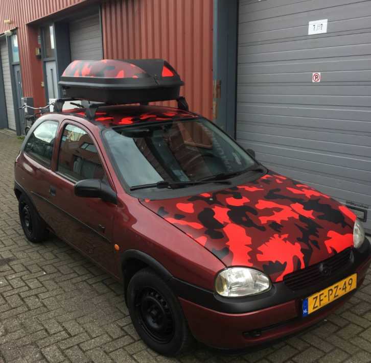 Opel Corsa 1.2 I 16V 3D 1999 Rood Nap