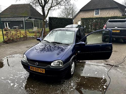 Opel Corsa 1.2 I 16V 3D 2000 Blauw