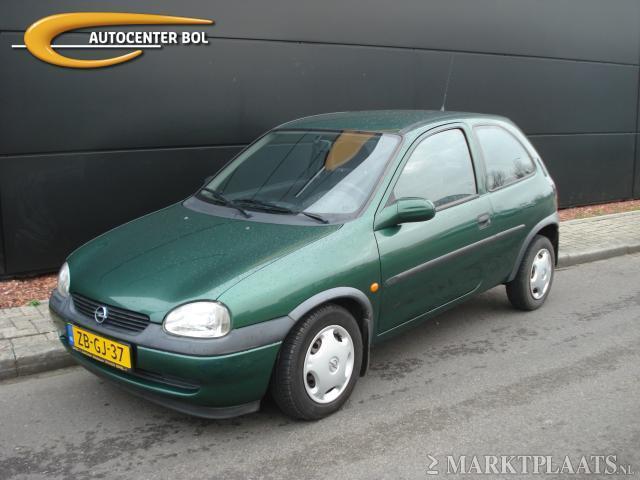 Opel Corsa 1.2i-16V Strada 