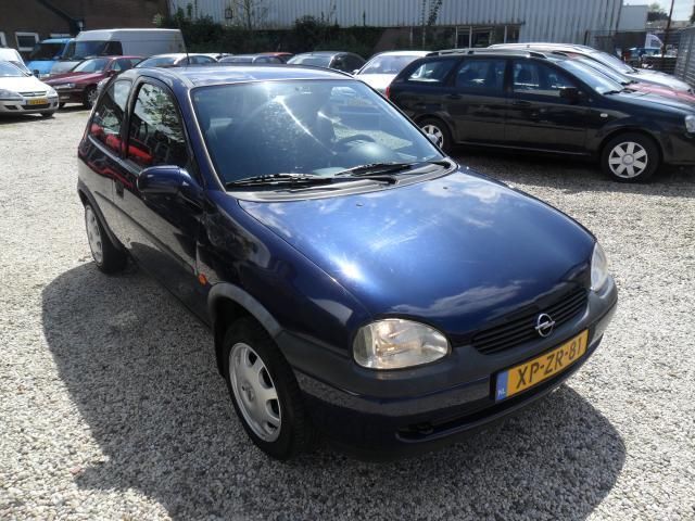 Opel Corsa 1.2i-16V Strada Apk tm 06-2016 Prijs 1175,-