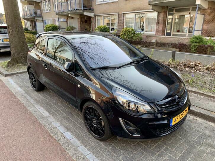 Opel Corsa 1.4 16V 3D 2011 Zwart