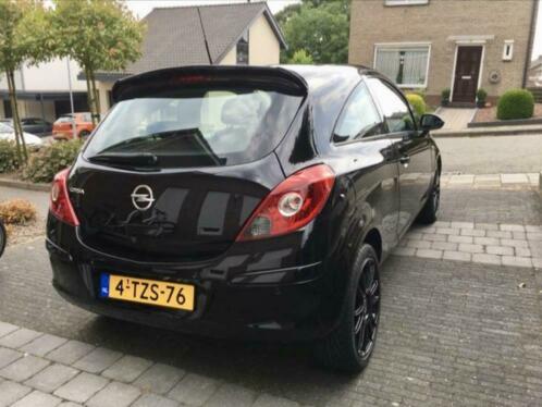 Opel Corsa 1.4 16V 3D 2011 Zwart