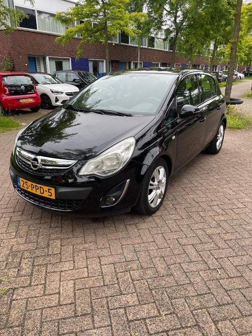 Opel Corsa 1.4 16V 5D 2011 Zwart