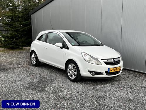 Opel Corsa 1.4-16V Cosmo  Airco  Cruise Control  LMV  St