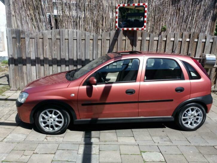 Opel Corsa 1.4 16V Elegance Automaat lage km stand