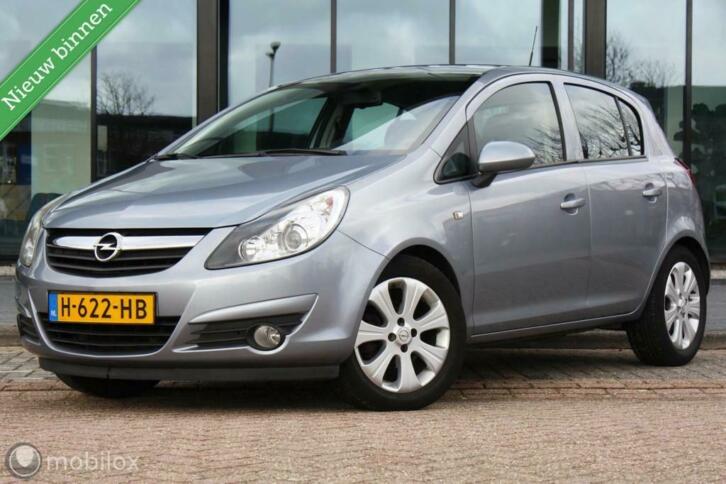 Opel Corsa 1.4 Executive 5d VOLAUTOMAAT stoelstuur verwarmd