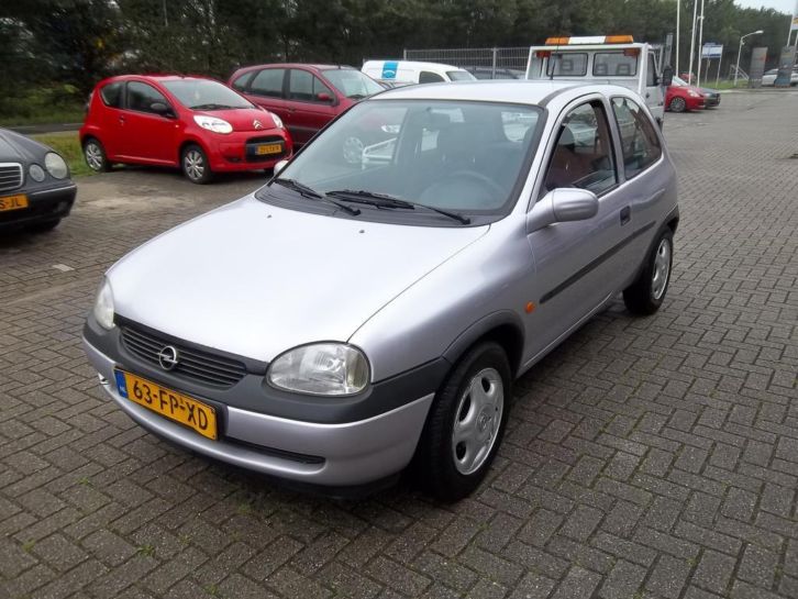 Opel Corsa 1.4 I 16V 1e EIGENAAR DEALER ONDERHOUDEN BOEKJE