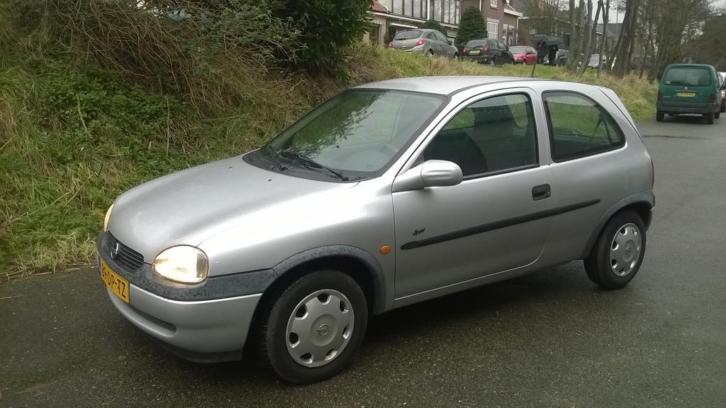 Opel Corsa 1.4 I 16V 3D 1999 Grijs