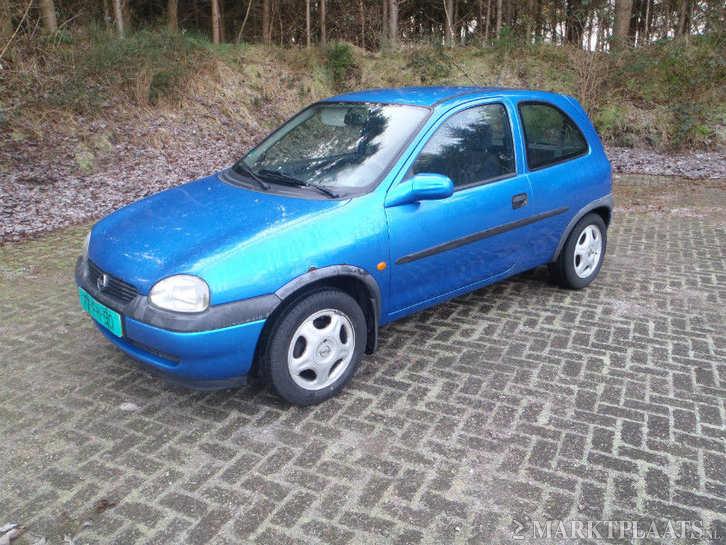 Opel Corsa 1.4 I 16V 3D 1999 stuurbekr nw apkverkocht 