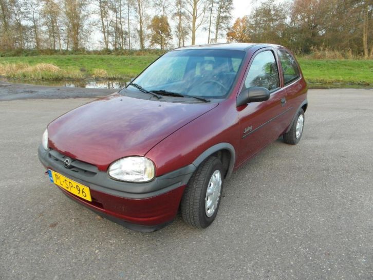 Opel Corsa 1.4 I 1996 Rood