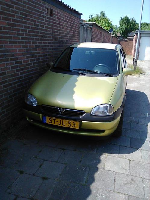 Opel Corsa 1.4 I 5D AUT 1998 Geel