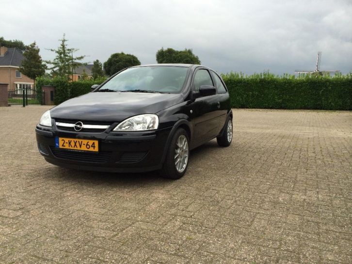 Opel Corsa-C 2004 Zwart