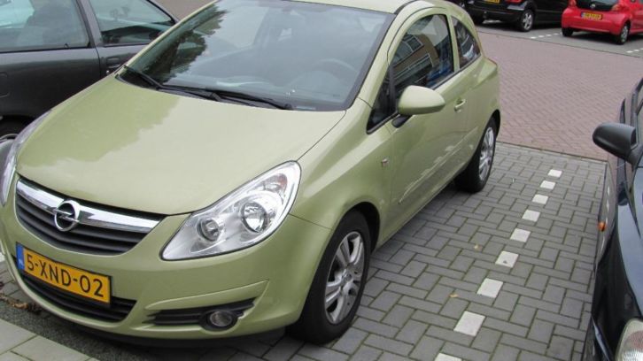 Opel Corsa Enjoy 1.216 v met apk tot 042015