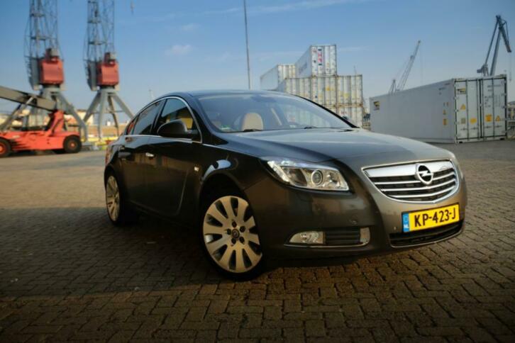 Opel Insignia 2.8 V6 Turbo 260PK 4x4 AUT NAVI PDC LED 19inch