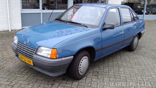 Opel Kadett 1.8S LS