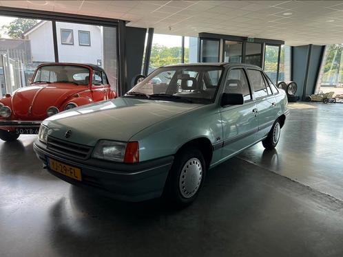 Opel Kadett 42.800 KM org.NL Nieuwstaat 1e lak1e eigenaar