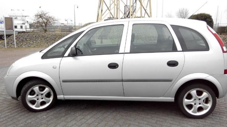 Opel Meriva 1.6 2003 Grijs 98000 km