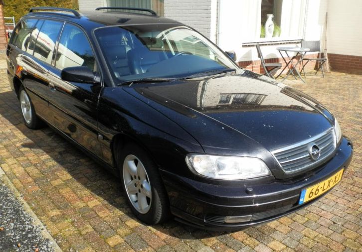Opel Omega 2.2 I 16V St.wgn. 2003 Zwart