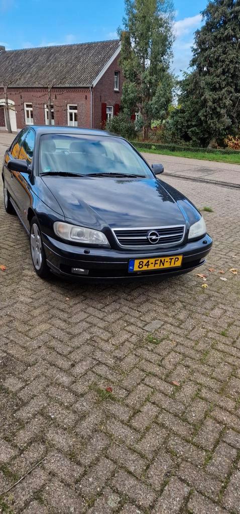 Opel Omega 3.0 I V6 SDN AUT 2000 Zwart