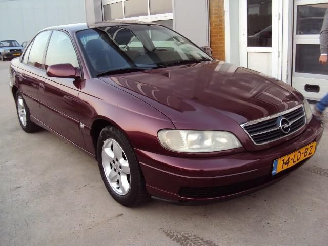 Opel Omega Wagon 2.2 DTH Business Edition (bj 2002)