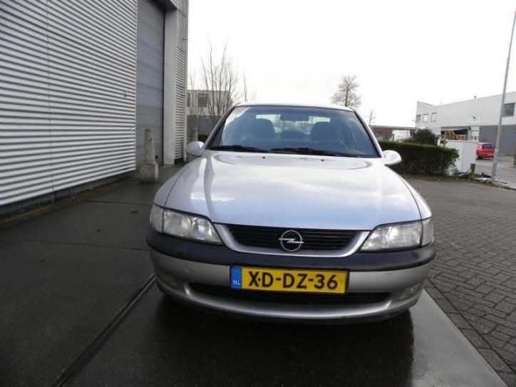 Opel Vectra 1.6 16v gl (bj 1998)