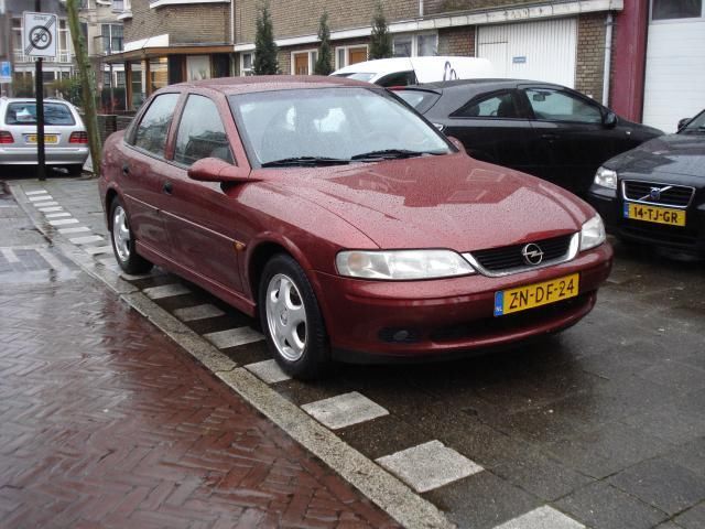 Opel Vectra 1.6-16V Pearl