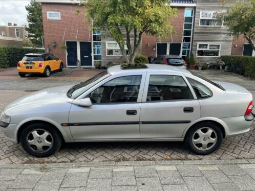 Opel Vectra 1.6 I 16V 1998 Grijs