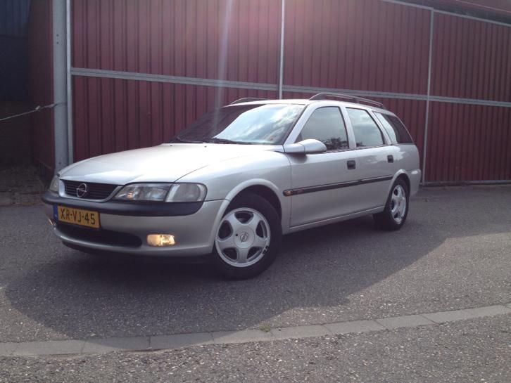 Opel Vectra 1.6 I 16V 1999 Grijs KOOPJE