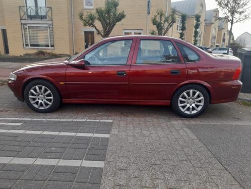 Opel Vectra 1.6 I 16V AUTOMAAT 2000 Rood 60.000km