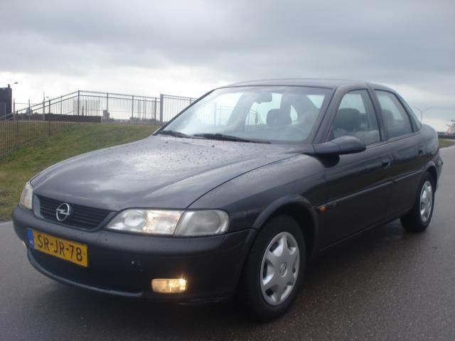 Opel Vectra 1.6i-16V DiamondBJ1998NAPCLIMATEAPK 07-2015