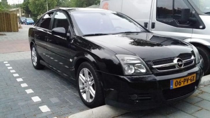 Opel Vectra 2.2 DTI HB AUT 2003 Zwart