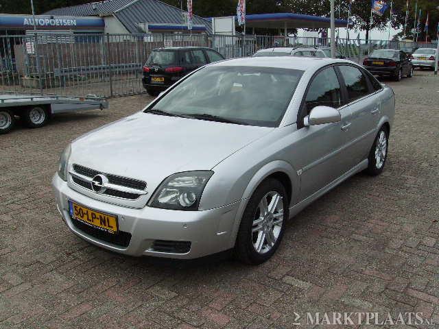 Opel Vectra GTS 2.2-16V Elegance 