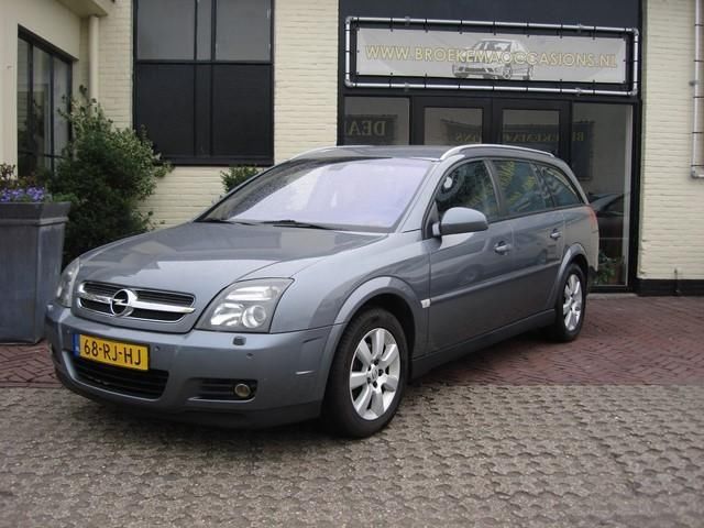 Opel Vectra Wagon 2.2-16V V-Line (bj 2005)