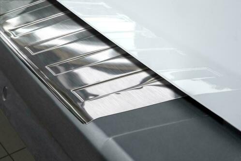 Opel Vivaro 2014 bumperbescherming RVS lijst bumper plaat