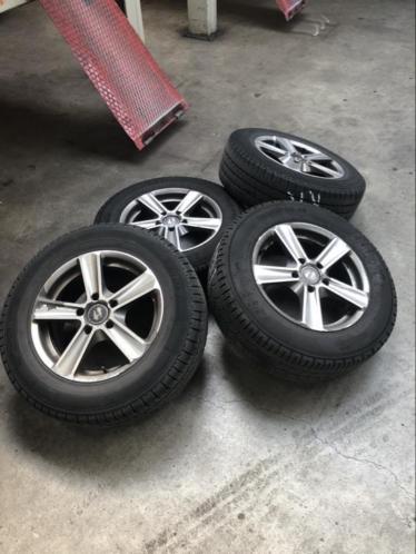 Opel vivaro velgen met banden