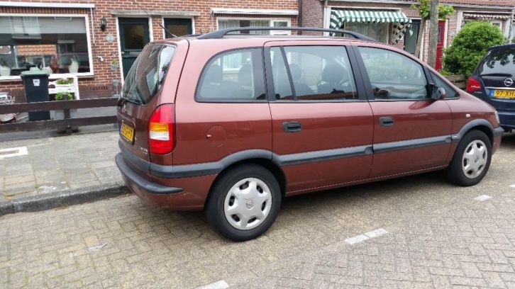 Opel Zafira 1.6 16V 2000 Rood