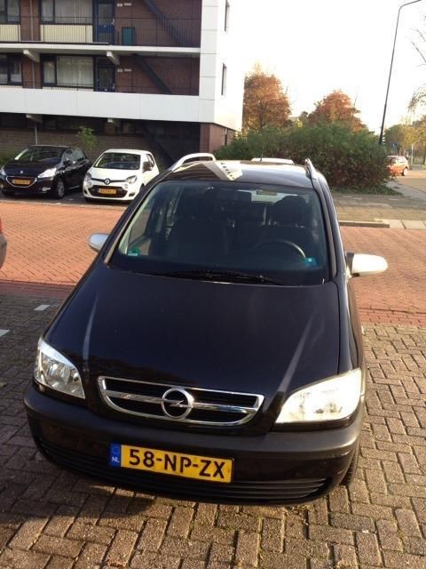 Opel Zafira 1.6 16V 2004 Zwart