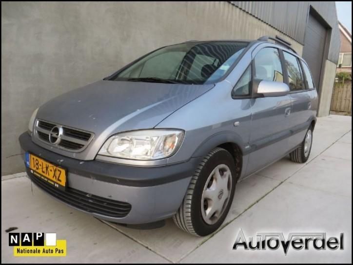 Opel Zafira 1.6-16V Comfort (bj 2003)