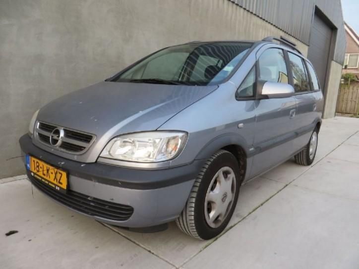 Opel Zafira 1.6-16V Comfort (bj 2003)