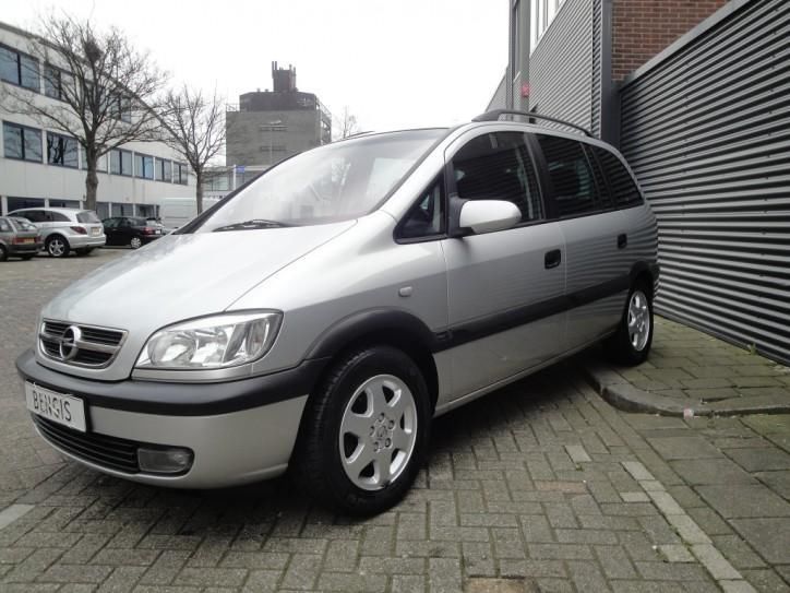 Opel Zafira 1.6-16V Elegance (bj 2002)