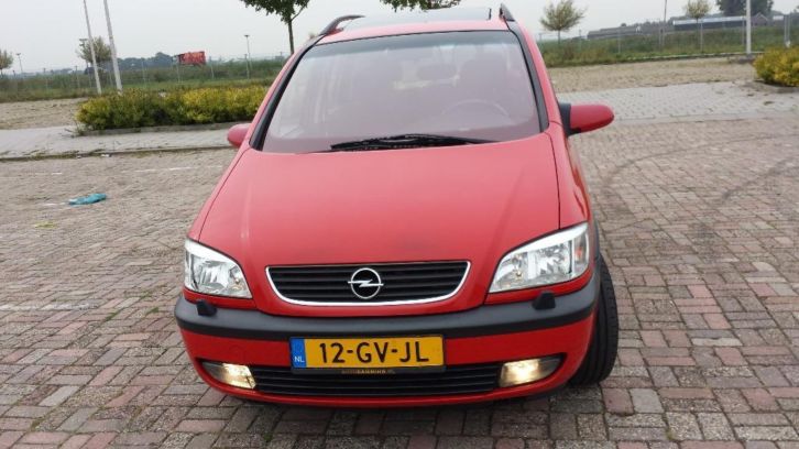 Opel Zafira 2.2-16V Elegance (Speciale uitvoering)Mooi Rood