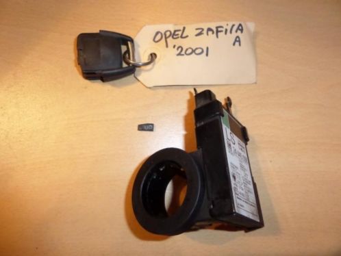 Opel Zafira A Sleutel met chip,leesring en BSI Bj 2001.