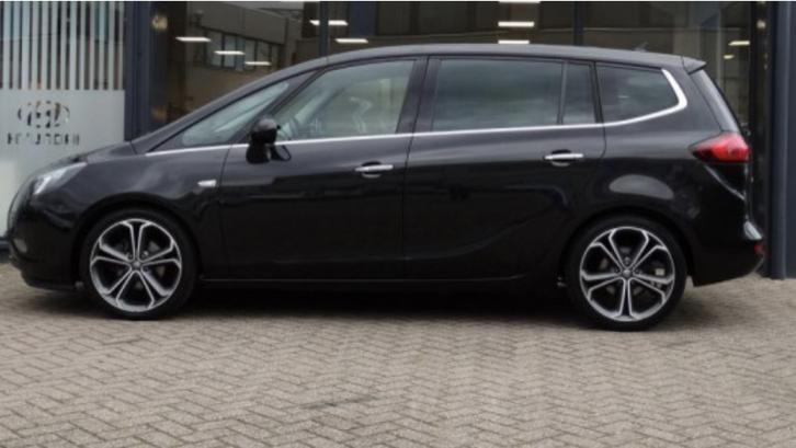 Opel Zafira Tourer. 2012 Zwart. Inc winterbanden btw auto