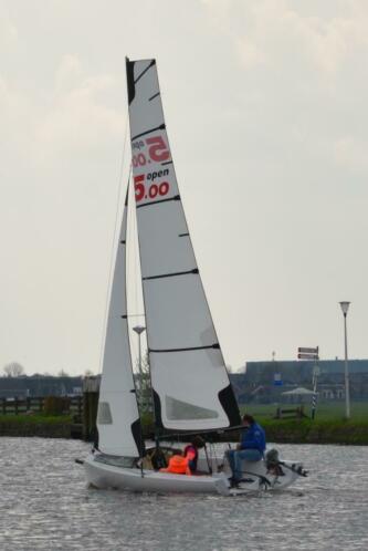 OPEN 500 Sportieve open zeilboot. Snel en verrassend stabiel