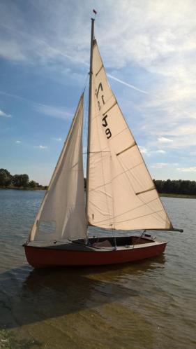 Open Zeilboot type Volksboot 480