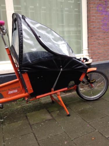 Oranje fietsfabriek bakfiets met huif