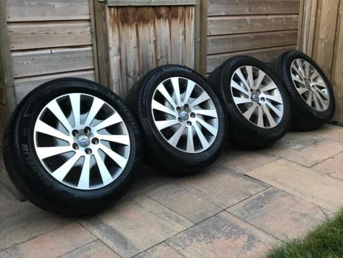 Org OEM Volvo Saga 17 inch velgen  zomerbanden